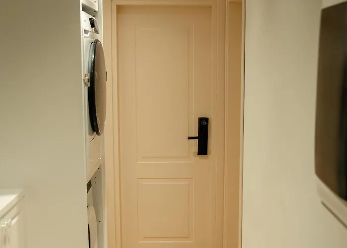 Daire Ionian Blue 6 *